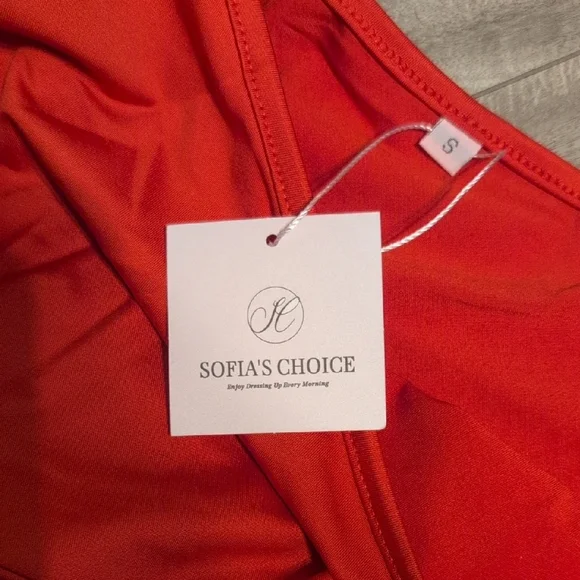 Chic Red One-Shoulder Top - Picture 2 of 4